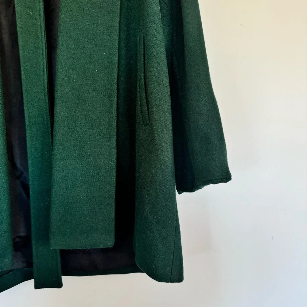 Casual Corner VTG Wool blend coat in green Size: 2P - Picture 3 of 4